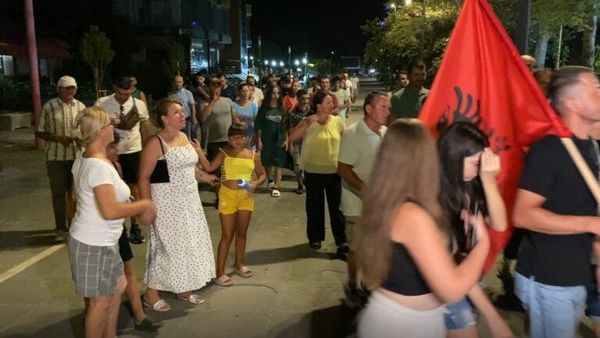 Protesta e 22-të në Divjakë: Mazniku shpallet "non grata" nga qytetarët