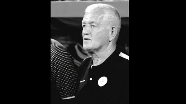 Vdes ish-futbollisti e trajneri Erdogan Celina