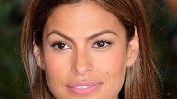 Eva Mendes zbulon tatuazhin që duket si dedikim për Ryan Gosling