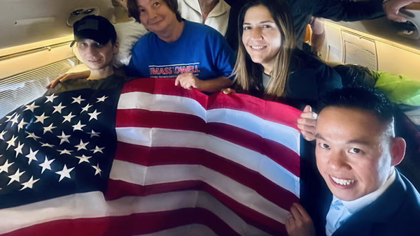 Rusia liron ish-marinsin amerikan Robert Gilman pas katër vitesh burgim