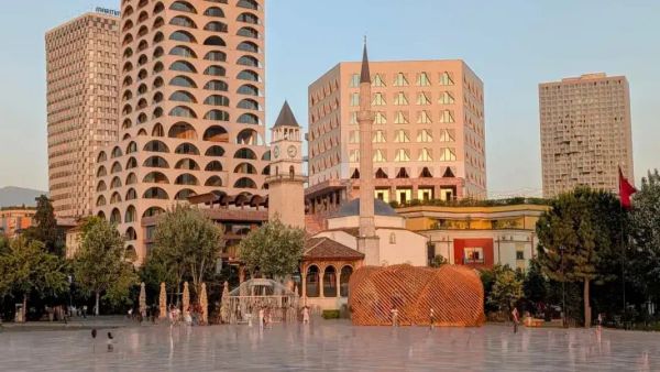 Transformimi i Tiranës në fokus të medias kanadeze