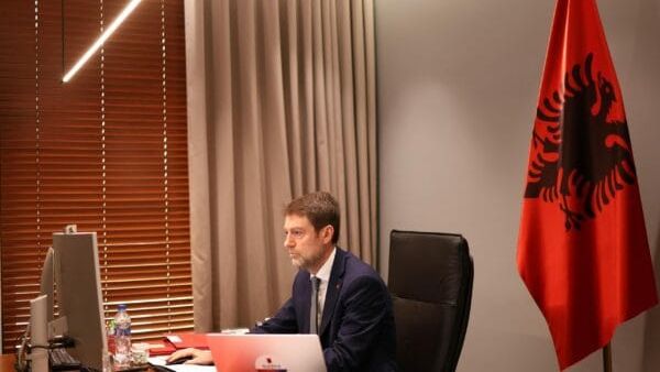 Hoxha: Shqipëria nuk është pjesë e skenarive destabilizuese në Mal të Zi
