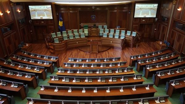 SHBA dhe BE në Kuvend, analistët shohin ndikim të zvogëluar në krizë