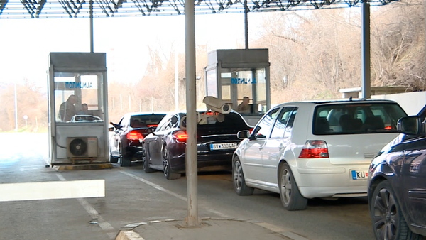 Qarkullim i shtuar jashtë zonave urbane, pa vonesa në kufij