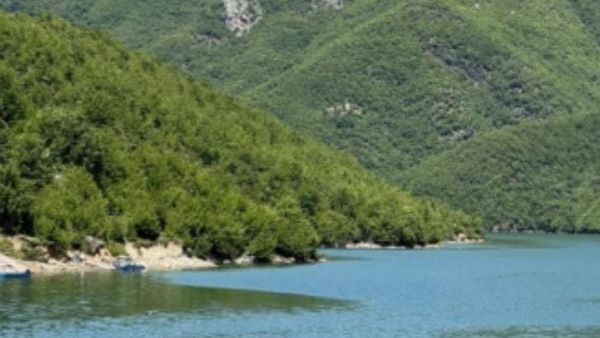 Përplasen dy mjete lundruese pranë lumit të Shalës në Koman