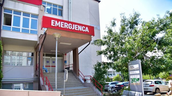 I mituri plagos aksidentalisht vëllain 10-vjeçar me armë në Podujevë