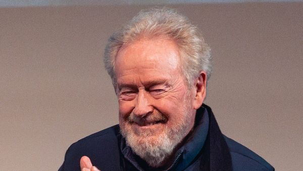 Ridley Scott: Filmat i imagjinoj në kokë dhe i transferoj në letër