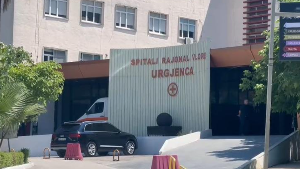 Sulmohet me sende të forta një person në Vlorë