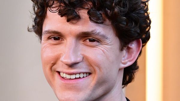 Babai i Tom Holland zbulon dhuratën e pazakontë të martesës për të birin dhe Zendayan