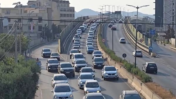 Fluks i madh i qytetarëve nga Kosova drejt Shqipërisë këtë fundjavë