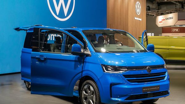 Volkswagen Transporter bëhet superfurgon me motor Audi RS3