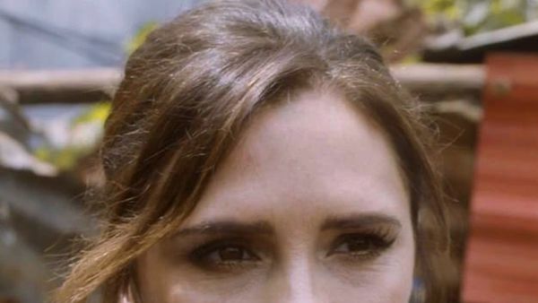 Victoria Beckham shkëlqen me vajzën Harper në paraqitjen e fundit