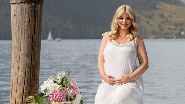 Afrona Dika ekspozon barkun e rrumbullakosur në rrjetet sociale