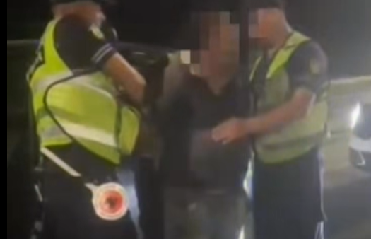 Arrestohet në Fier 45-vjeçari që dyshohet se vrau nënën me sqepar