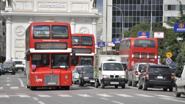 Nga 1 shtatori nis zbatimi i orarit dimëror për transportin urban