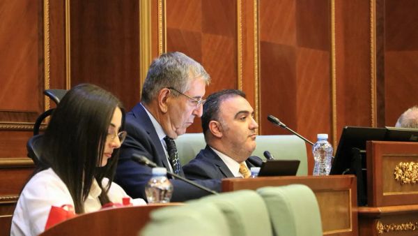 PDK dorëzon kallëzim penal ndaj Avni Deharit për shpërdorim detyre