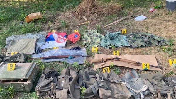 Policia gjen armatim me simbole serbe pranë pronave të Rashkoviqit