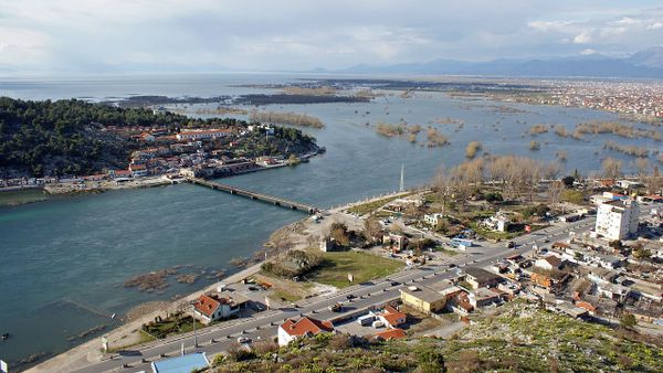 Dhjetë vjet nga stuhia në Hasanbeg — 22 jetë të humbura dhe një plagë ende e hapur