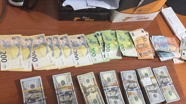 Konfiskohen mbi 13 mijë euro në pikëkalimin kufitar të Kullës