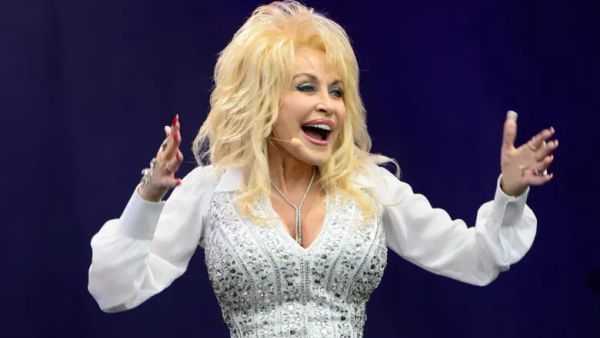 Kënga e re e Dolly Parton do të publikohet pas dy dekadash