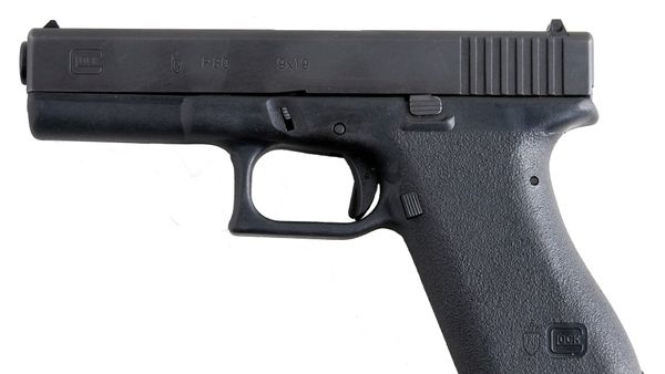 Glock 17 (6825676904) без фона