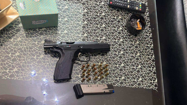 Policia gjen armë dhe drogë në aksionet në Tetovë e Gostivar