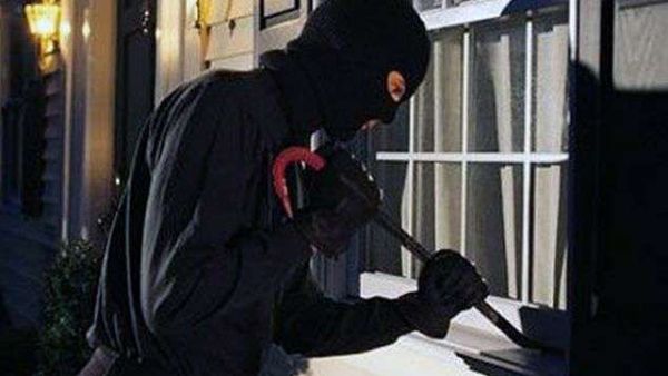 Dy grabitje në Prishtinë, njëra në market e tjetra në pikë derivatesh