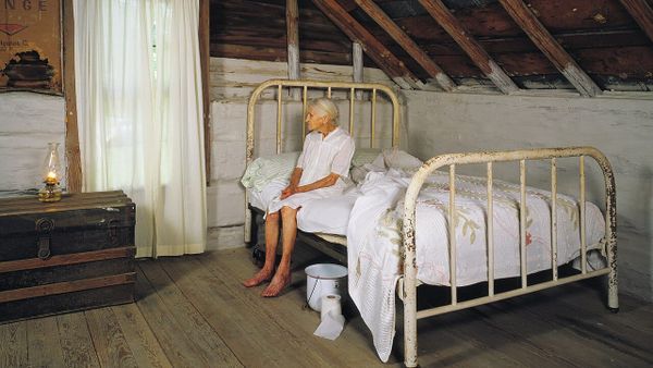 90-year old Kate Carter in North Carolina log cabin