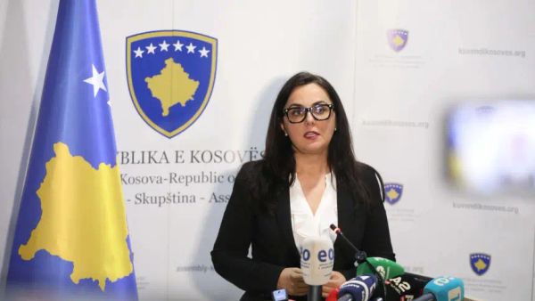 Katër ditë para mësimit, 200 mijë nxënës s’e dinë kur do t’i kenë librat