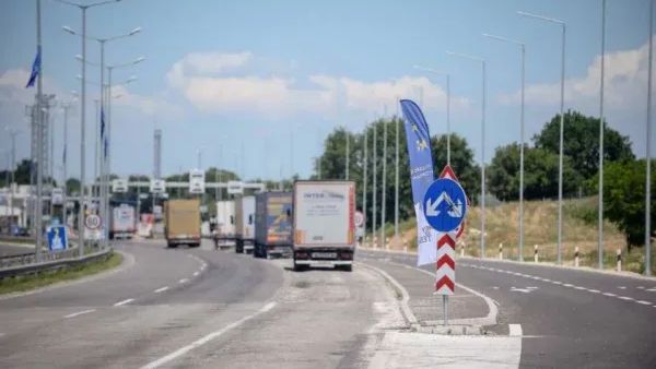 Kufizohet qarkullimi i kamionëve mbi 20 tonë në autoudhë të premten