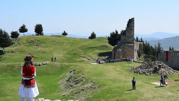 Kalaja e Kaninës mbi gjirin e Vlorës