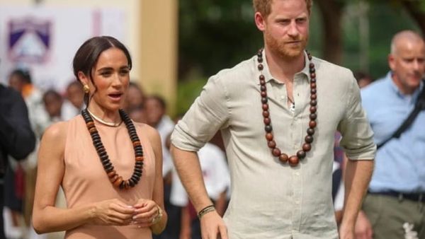 Princi Harry dhe Meghan Markle rikthehen në Britani me fëmijët
