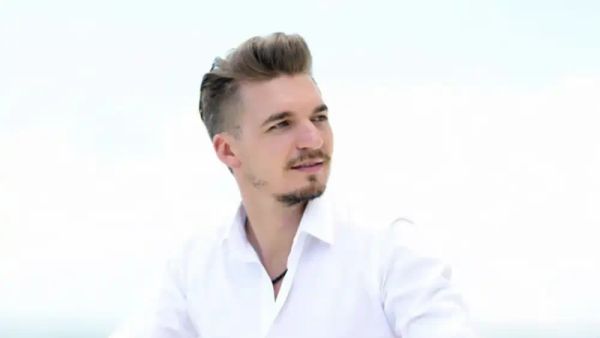 Poezia "Skaj një mali" kushtuar Ngadhnjim Shehollit