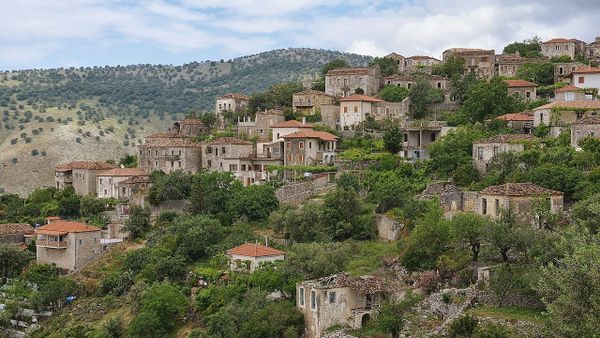 Një turiste e huaj humb jetën rrugës për në spital