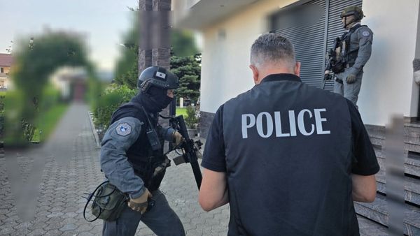 Konfiskohen armë, municion e uniforma në veri të Kosovës