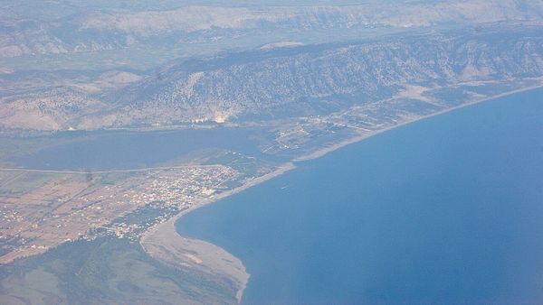 Policia Kufitare shpëton dy pushues nga mbytja në Velipojë