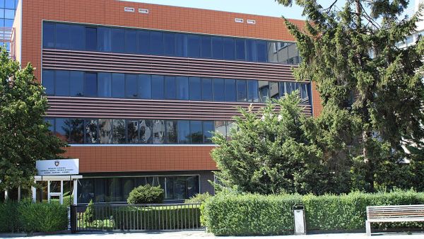 Prishtinasit e lodhur nga votimet — fajësojnë politikanët për krizën