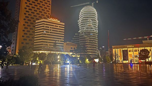 Protesta e 64-të kundër Ramës, qytetarët grumbullohen në Skënderbej