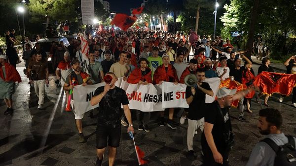 Protestat në Tiranë hyjnë në ditën e 65-të, kërkohet dorëheqja e Edi Ramës