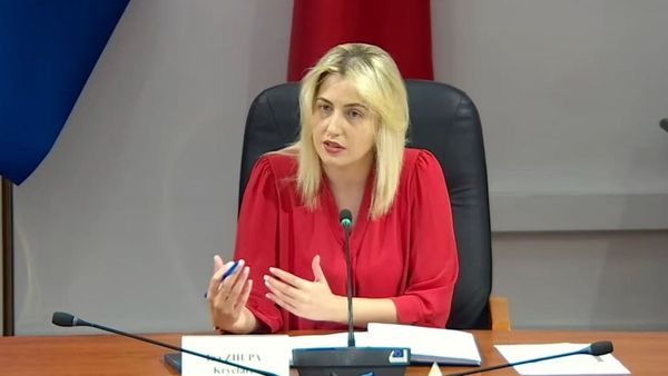 Denoncohen kushtet e kabinave elektrike në Sarandë