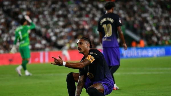 Raphinha feston si Spider-Man, sinjal për transferimin e Julián Álvarezit te Barcelona