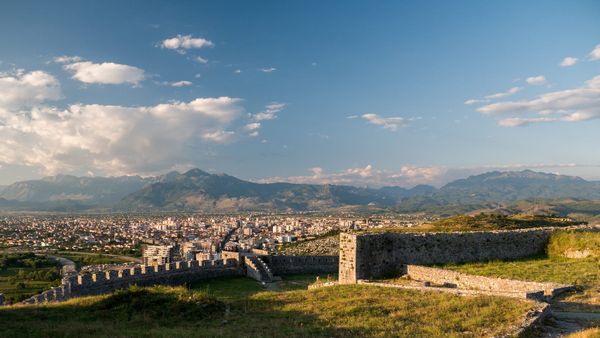 Rrethimi i Shkodrës: gjeopolitika, vrasja e Hasan Riza Pashës dhe qëndresa gjashtëmujore