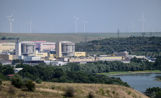 Thatësira rekord, Rumania mbyll reaktorin e fundit bërthamor