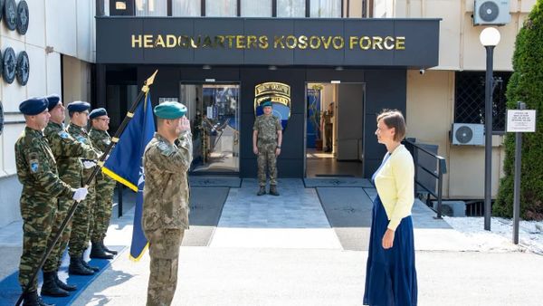 Takimi i KFOR-it me BE-se per sigurine