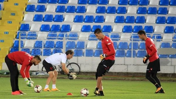 Strakosha humbet startin e Nations League për shkak të frakturës në dorë