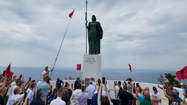 Monumenti i mbretëreshës Teuta vendoset në Shëngjin