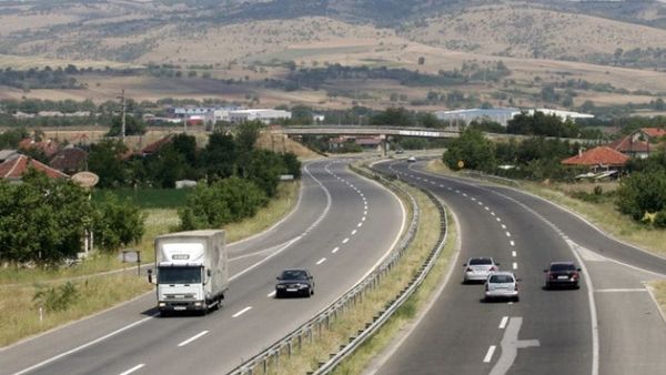 LAMM: Rrëshqitje dheu, thirrje për kujdes në disa segmente rrugore