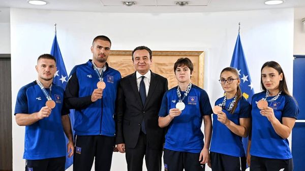 Kurti pret ekipin e xhudos pas suksesit në Lojërat Mesdhetare Taranto 2026
