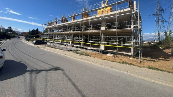 Inspektorati ndalon punimet në një objekt ndërtimi në Gjakovë