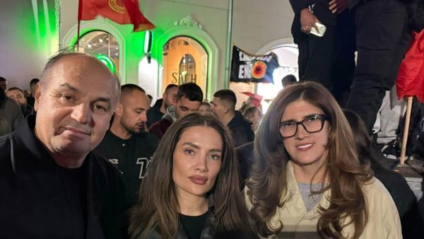 Deputetja e PDK-së Musliu-Shoshi bashkohet protestës së 11-të natë për çlirimtarët e UÇ…